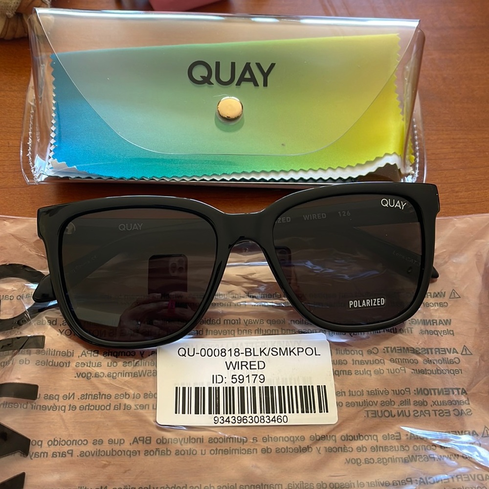 Brand New Quay sunglasses Wired black polarized